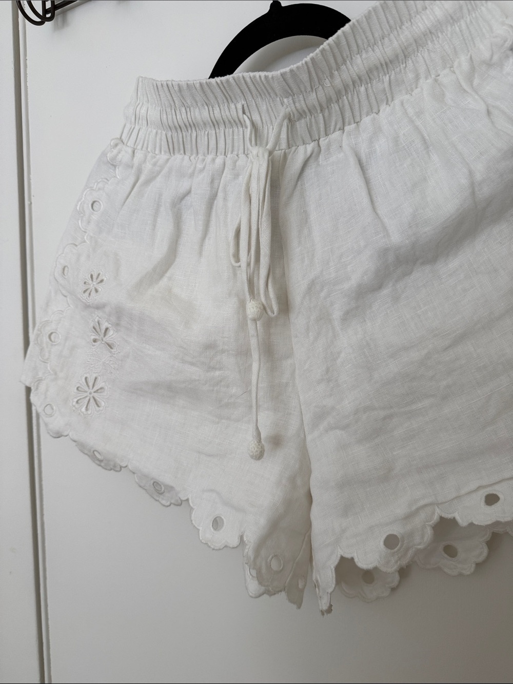 FARM Rio White Eyelet Scallop Hem Shorts - Picture 3 of 5